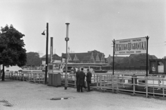 Lengyelország, Gdańsk, ulica Rybackie Pobrzeże a Motława folyó partján, szemben az Ołowianka sziget., 1963, Artfókusz, Fábián József, hajóállomás, Fortepan #278126