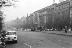 Csehország, Prága, a Vencel tér (Václavské námestí) a Nemzeti Múzeum felől nézve., 1962, Artfókusz, Fábián József, Renault 4CV, Fortepan #278196