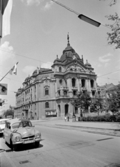 Szlovákia, Kassa, Fő tér (Hlavné namestie), az Állami Színház., 1962, Artfókusz, Fábián József, Skoda 1200, jármű, Fortepan #278200