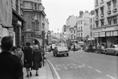 United Kingdom, Brighton, North Street, balra a Pavilion Buildings, szemben a Castle Square, jobbra a Hanningtons áruház., 1966, Artfókusz, Fortepan #278288