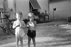 1968, Artfókusz, kid, shorts, meal, Fortepan #278349