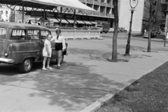 Magyarország, Budapest V., Petőfi tér, háttérben balra a Dunakert a Duna Szálló déli falánál, jobbra szemben a Régi posta utca., 1962, Artfókusz, Fábián József, jármű, Budapest, Fortepan #278393