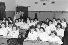 Hungary, Budapest II., Lajos utca 34., az Általános iskola egyik lány osztálya., 1960, Artfókusz, classroom, school uniform, girls, Budapest, Fortepan #278467