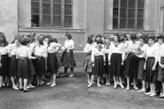 Hungary, Budapest II., Lajos utca 34., az Általános iskola egyik lány osztálya., 1960, Artfókusz, school uniform, girls, Budapest, Fortepan #278473