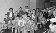 1956, Artfókusz, kids, bench, magician, revolution, Fortepan #278505