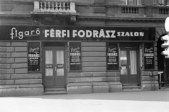 Hungary, Budapest VI., Teréz körút 56. (Lenin körút 114.), "figaró" férfi fodrászat., 1967, Artfókusz, hairdresser, Budapest, Fortepan #278588