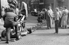 Magyarország, Budapest V., Váci utca, filmforgatás a Kígyó utcánál. Balra a távolban a Ferenciek tere (Felszabadulás tér)., 1959, Artfókusz, Fábián József, fahrtkocsi, fahrt-sín, mercedes w120, filmforgatás, Mercedes-márka, GAZ 12 ZIM, jármű, Budapest, Fortepan #278683