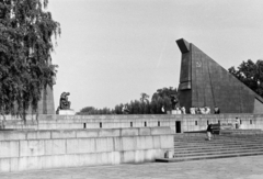 Németország, Berlin, Kelet-Berlin, Treptower Park, Szovjet Hősi Emlékmű., 1963, Artfókusz, Fábián József, NDK, Kelet-Berlin, Fortepan #278820