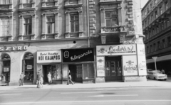 Hungary, Budapest VII., Király (Majakovszkij) utca a Kürt utca sarkán a VÉNUSZ Fodrász Szövetkezet férfi fodrászata., 1977, Artfókusz, hairdresser, Budapest, hat shop, tradie, Fortepan #279045