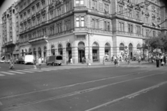 Hungary, Budapest VII., Király (Majakovszkij) utca - Erzsébet (Lenin) körút sarok., 1968, Artfókusz, crosswalk, Budapest, Fortepan #279110