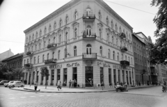 Magyarország, Budapest XII., Krisztina körút, szemben a 7-es számú felújított ház a Csaba utca sarkán., 1963, Artfókusz, Fábián József, gyalogátkelő, tricikli, Budapest, Fortepan #279131