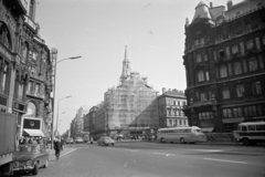 Hungary, Budapest V., Ferenciek tere (Felszabadulás tér) a Kossuth Lajos utca felé nézve, szemben a Belvárosi Ferences templom., 1967, Artfókusz, traffic, Chevrolet-brand, Ikarus 620, Budapest, scaffolding, repair, Fortepan #279226