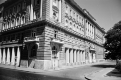 Magyarország, Budapest I., Szilágyi Dezső tér 1. számú épület, a felújított Neuschloss-palota a Fő utca sarkán., 1964, Artfókusz, Fábián József, Budapest, Fortepan #279327