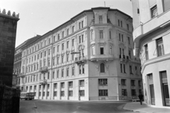 Hungary, Budapest VII., Wesselényi utca 4. számú sarokház, jobbra a Rumbach Sebestyén utca., 1960, Artfókusz, Budapest, corner balcony, cornerhouse, Fortepan #279549