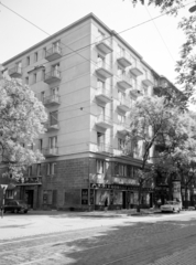 Magyarország, Budapest XIII., Pozsonyi út, szemben a felújított 41-es számú ház, balra a Herzen utca., 1972, Artfókusz, Fábián József, Budapest, Fortepan #279633