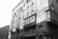 Magyarország, Budapest VII., Wesselényi utca, szemben a 24-es számú ház, jobbra a Nagy Diófa utca., 1961, Artfókusz, Fábián József, Budapest, Fortepan #279666