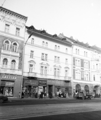 Magyarország, Budapest VII., Thököly út, balra a 10-es, középen a 12-es, jobbra a 14-es számú ház., 1970, Artfókusz, Fábián József, Budapest, Fortepan #279732