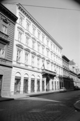 Magyarország, Budapest VI., szemben a Király (Majakovszkij) utca 28. számú ház, a felvétel a Holló utcából készült., 1976, Artfókusz, Fábián József, Budapest, Fortepan #279742