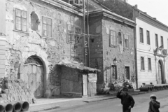 Magyarország, budai Vár, Budapest I., Úri utca, a felújítás alatt álló 45-ös és mellette a 43-as számú ház., 1963, Artfókusz, Fábián József, Budapest, Fortepan #279858