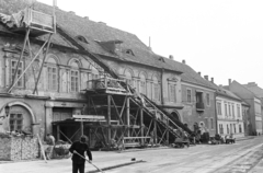 Magyarország, budai Vár, Budapest I., a felvétel az Úri utca 19-es számú ház felújításakor készült., 1961, Artfókusz, Fábián József, Budapest, szállítószalag, építkezés, állvány, Fortepan #279861