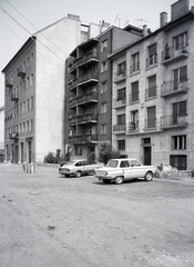 Magyarország, Budapest XIV., Hungária körút, középen a 103. számú ház látható., 1972, Artfókusz, Fábián József, Fiat 850 Coupé, Zaporozsec-márka, Budapest, Fortepan #280074