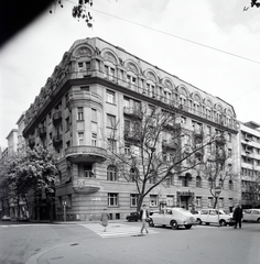 Magyarország, Budapest V., Kossuth Lajos tér, balra a Falk Miksa (Néphadsereg) utca, jobbra a Szalay utca., 1974, Artfókusz, Fábián József, FSO Warszawa, Wartburg 353, Skoda 100, Budapest, Fortepan #280102