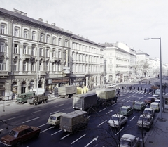 Magyarország, Budapest V.,Budapest VI., Bajcsy-Zsilinszky út, szemben középen a Kálmán Imre utca torkolata., 1986, Artfókusz, Fábián József, Zuk-márka, VAZ 2103/2106, neon felirat, Wartburg 353, Dacia 1300, VAZ 2101, UAZ-452, VAZ 2102, IFA W50, ZiL-130, Skoda 105/120, pótkocsi, gyalogátkelő, Budapest, Fortepan #280108