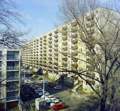 1983, Artfókusz, Fábián József, Zuk-márka, lakótelep, telefonfülke, Wartburg 353, Skoda 1000 MB, Volkswagen Bogár, Trabant 601, panelház, Dacia 1300, VAZ 2101, Fortepan #280160