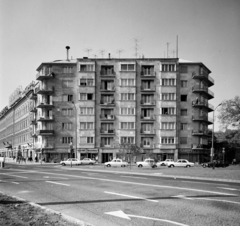 Magyarország, Budapest XII., Krisztina körút a Magyar Jakobinusok terénél. Szemben az Alkotás utca és a Kék Golyó utca közötti háztömb látható., 1978, Artfókusz, Fábián József, Budapest, erkély, épület, Fortepan #280166