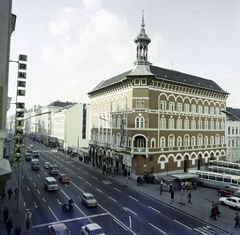 Hungary, Budapest VII., a Rákóczi út felújított házsora, kilátás a Luther utca sarkán álló házból a Szövetség utca sarkán álló épület, a Tisza mozi felé., 1979, Artfókusz, Budapest, Fortepan #280265