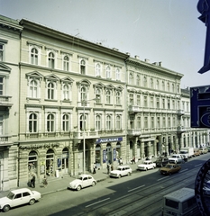 Magyarország, Budapest V.,Budapest IX., Vámház (Tolbuhin) körút, kilátás 10., 12., és 14 számú házak felé a 7. számú épületből., 1980, Artfókusz, Fábián József, Budapest, Fortepan #280288