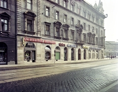 Magyarország, Budapest VII., Thököly út, szemben 1-3. számú ház, jobbra a Keleti pályaudvar épültete látható., 1978, Artfókusz, Fábián József, Budapest, Fortepan #280311