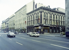 Magyarország, Budapest VIII., a Rákóczi út felújított házsora a Berzsenyi utca - Kenyérmező utca közötti szakaszon., 1978, Artfókusz, Fábián József, Budapest, Fortepan #280314