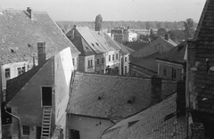 Hungary, Szentendre, kilátás a Várdombról a Fő (Marx) tér és a Duna felé. Középen a Szerb (kalmár) kereszt részlete látható., 1958, Umann Kornél, roof, Fortepan #28038