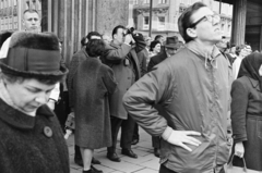 Germany, Munich, Marienplatz., 1965, Artfókusz, hat, glasses, gaping, photography, Fortepan #280391