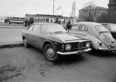 Magyarország, Budapest XI., Szent Gellért tér, a Gellért Szálló parkolója., 1966, Artfókusz, Fábián József, Alfa Romeo-márka, Volkswagen Bogár, rendszám, Budapest, Fortepan #280849