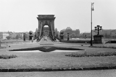 Magyarország, Budapest I.,Budapest V., Clark Ádám tér, a Széchenyi Lánchíd és a Széchenyi István (Roosevelt) tér felé nézve., 1963, Artfókusz, Fábián József, híd, Budapest, Fortepan #280988