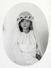 Habsburg Erzsébet elsőáldozása alkalmából készült portré, 1924, Habsburg Ottó Alapítvány, fátyol, fehér ruha, kislány, koszorú, Fortepan #281201
