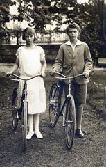 Habsburg Ottó és legidősebb húga, Etelka, 1924, Habsburg Ottó Alapítvány, testvérek, kamasz, kerékpár, bikini, Fortepan #281209