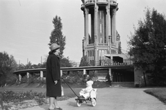 Magyarország, Margitsziget, Budapest, Víztorony és Szabadtéri Színpad., 1965, Umann Kornél, babakocsi, szecesszió, víztorony, Art Nouveau, Ray Vilmos Rezső-terv, Zielinski Szilárd-terv, Fortepan #28177