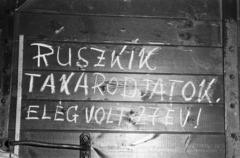 A kép forrását kérjük így adja meg: Fortepan / Budapest Főváros Levéltára. Levéltári jelzet: HU.BFL.XV.19.c.10, 1971, Budapest Főváros Levéltára / BRFK helyszínelési fényképei, BRFK Hivatala Bűnügyi Technikai Osztály, Best of, graffiti, falfirka, felirat, üzenet, Fortepan #282069