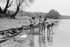 Magyarország, a Szentendrei-Duna Budakalásznál., 1974, Umann Kornél, kielboot, Fortepan #28215