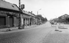 Magyarország, Budapest III., Bécsi út és Vörösvári út kereszteződése, szemben a Vörösvári út. A kép forrását kérjük így adja meg: Fortepan / Budapest Főváros Levéltára. Levéltári jelzet: HU.BFL.XV.19.c.10, 1972, Budapest Főváros Levéltára / BRFK helyszínelési fényképei, BRFK Hivatala Bűnügyi Technikai Osztály, Budapest, Fortepan #282696