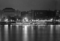 Magyarország, Budapest V., Vigadó tér és a Dunakorzó, a kivilágított Zsófia (később Szabadság) sétahajó., 1938, Major György, hajó, Feszl Frigyes-terv, gőzhajó, lapátkerekes hajó, díszkivilágítás, Szabadság/Zsófia/Zsófia herczegnő hajó, Budapest, eltűnt épület, rendezvényközpont, Fortepan #28337