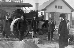 1920, Saly Noémi, hat, men, work, road construction, wheelbarrow, road roller, traction engine, Fortepan #28389