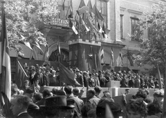 Hungary, Jászberény, Városháza, dísztribün a május 1-i ünnepségen., 1969, Fortepan, festive, political decoration, 1st of May parade, Fortepan #28420