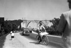 Olaszország, Desenzano del Garda, Via Guglielmo Marconi., 1938, Fortepan, kerékpár, német gyártmány, Opel-márka, automobil, Opel Kadett, viadukt, Fortepan #28428