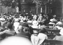 Magyarország, Budapest V., Károlyi kert, a Székesfővárosi Zenekar hangversenye, a karmester Bor Dezső., 1936, Bor Dezső, koncert, Budapest, Fortepan #284354