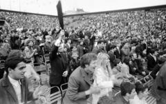 Hungary, Budapest XIV., Istvánmezei út, Kisstadion. A felvétel a Spencer Davis Group koncertjén készült., 1967, Domokos József, Budapest, audience, Fortepan #284847