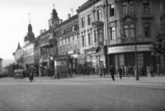 Románia,Erdély, Kolozsvár, Fő tér, jobbra a Szentegyház utca (Strada Iuliu Maniu) torkolata, szemben a Bánffy palota., 1942, Fortepan/Album090, Fortepan #284872